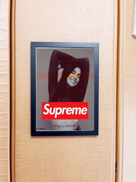 Supreme ポスター A4サイズ 黒フレーム付きインテリア壁掛け