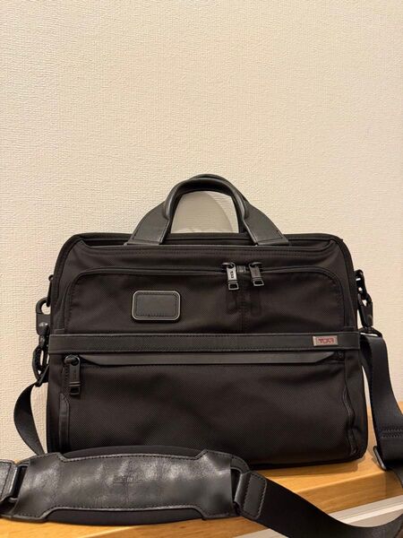 トゥミ TUMI ビジネスバッグ アルファ3 スモール スクリーン エクスパンダブル ラップトップ ブリーフ alpha