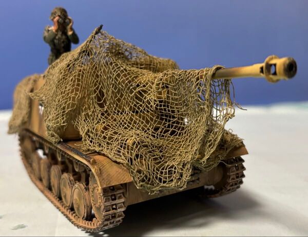 タミヤ 1/35 ドイツ・対戦車自走砲マーダーII+フィギュア2体+擬装網