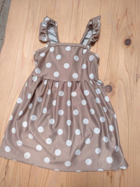 used!女の子水玉柄ブラウン光沢ワンピース水着130センチ