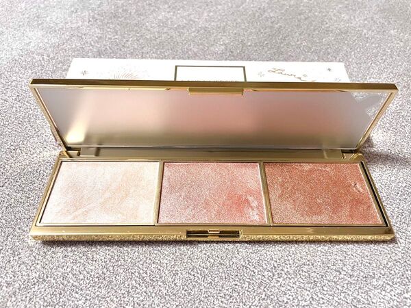 LAURA MERCIER シマーアンドグロウフェイスパレット