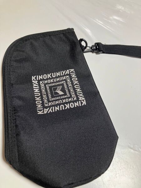 KINOKUNIYA ペットボトルカバー ペットボトルポーチ 保冷バッグ ブラック 黒色 紀伊國屋 紀ノ国屋 紀伊国屋