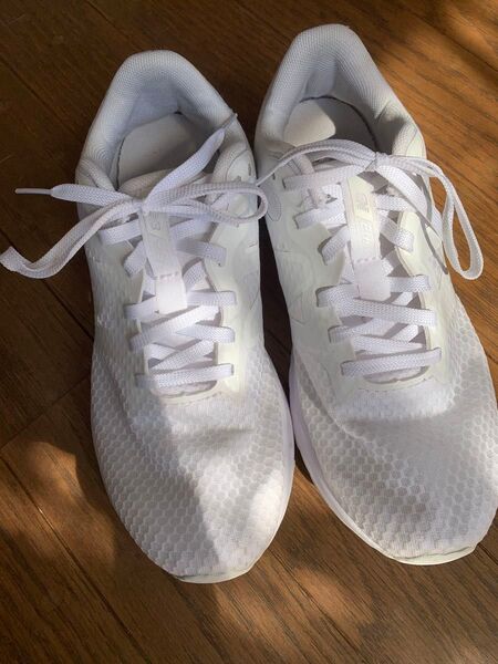 New BALANCE ランニングシューズ スニーカー 白 ニューバランス ホワイト 23.5cm 美品