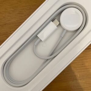Apple*Watch*磁気充電-USB-Cケーブル(1 m)*A2652*純正