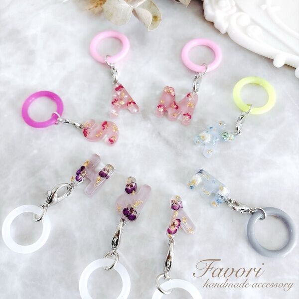 イニシャル■アンブレラマーカー めじるしアクセサリー レイングッズ 傘 ドライフラワー