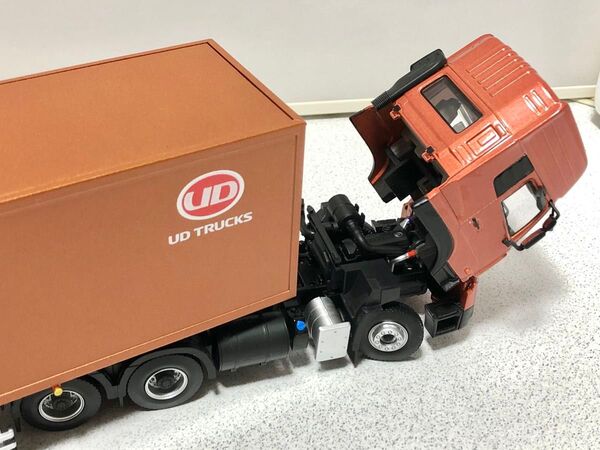 【京商】UDトラックス・クエスター クオン 日産ディーゼル デコトラ トレーラー