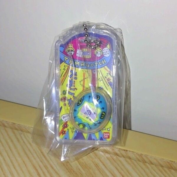たまごっち おかしなたまごボーロっち パッケージチャーム 初代たまごっち(ブルー)