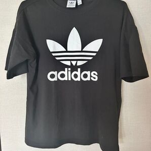 アディダス adidas Tシャツ 半袖Tシャツ