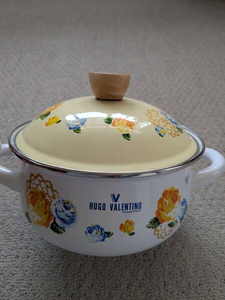 未使用品 HUGO VALENTINO 花柄ホーロー両手鍋
