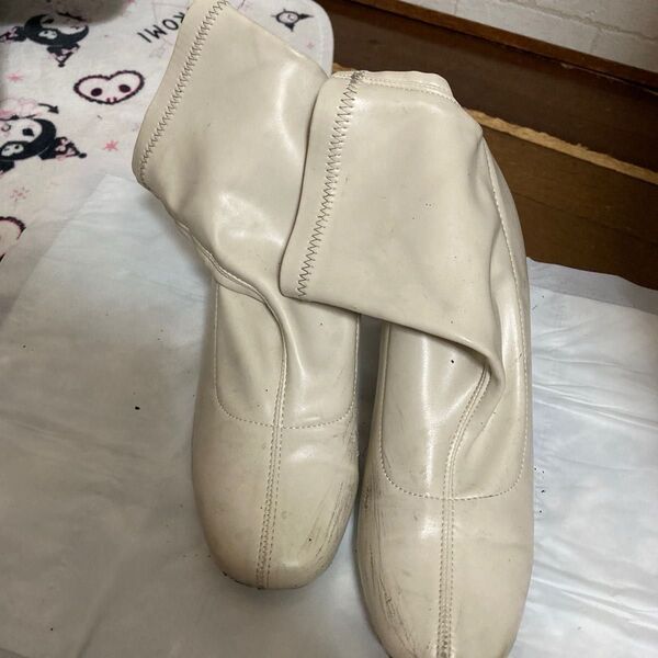 ストレッチショートブーツ ホワイト