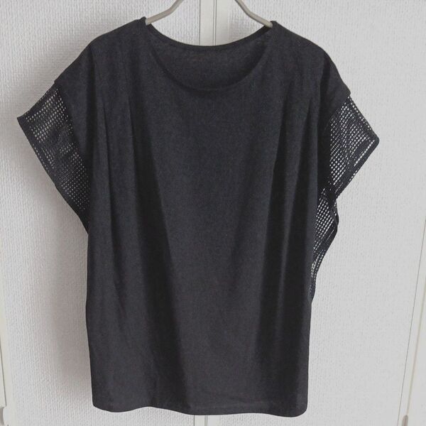 【未使用品】フレンチ袖がメッシュ切替で可愛いデザインカットソー Tシャツ 黒