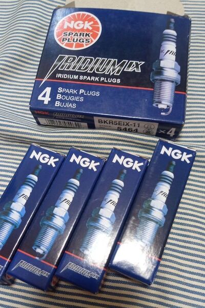 NGK スパークプラグ 輸入品 イリジウム BKR5EIX-11 4本セット