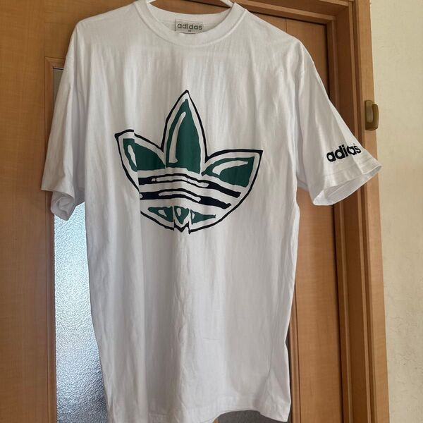 アディダスtシャツ