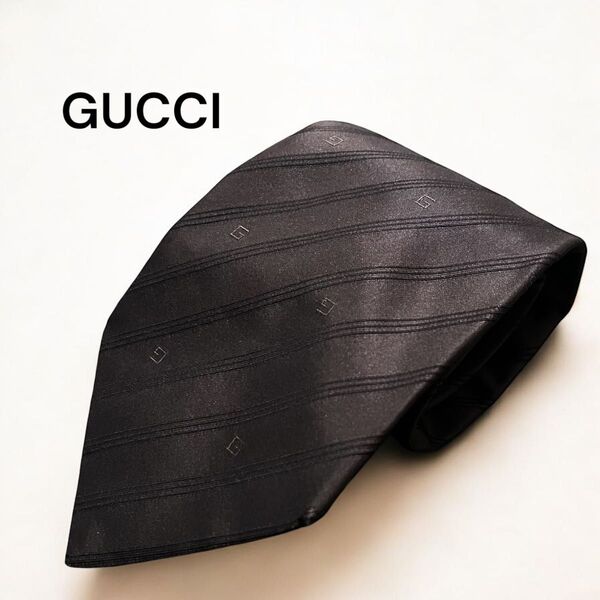 GUCCI グッチ メンズ ネクタイ Gロゴ ブラック 光沢 シルク ストライプ イタリア製 ブランド ビジネス シャツ 結婚式
