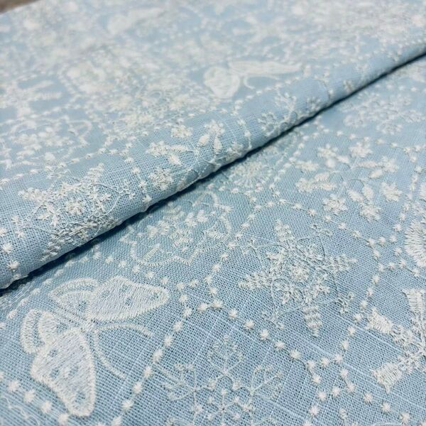 SALE 【蝶】刺繍生地 ハギレ パッチワーク 小物作り