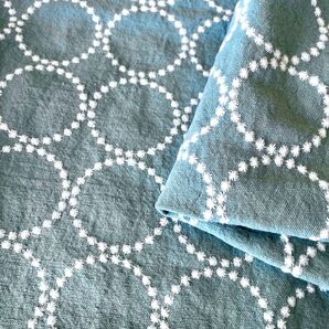 刺繍生地【70㎝×50㎝】サークル柄 コットンリネン タンバリン柄