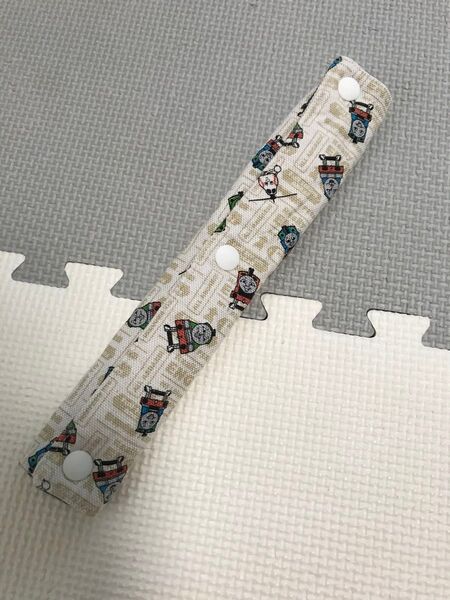 【新品未使用】水筒肩紐カバー リバーシブル(トーマス/ 波)