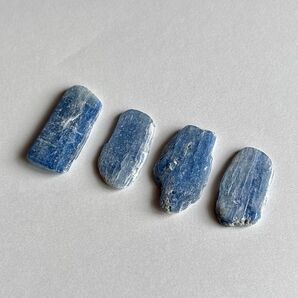 9.3g カイヤナイト 原石 天然石 標本 鉱物標本 鉱物 鉱石