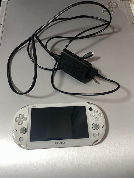 PSVita Wi-Fiモデル ホワイト(PCH-2000ZA12) SONY プレイステーション ヴィータ VITA