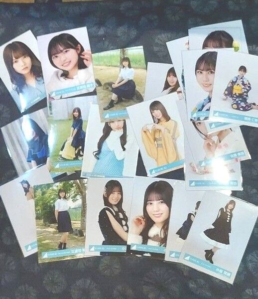 (値段交渉可)日向坂46 生写真300枚以上+グッズ(缶バッジ、ペンライト、写真集等)まとめ売り 小坂菜緒 正源司陽子コンプ確定