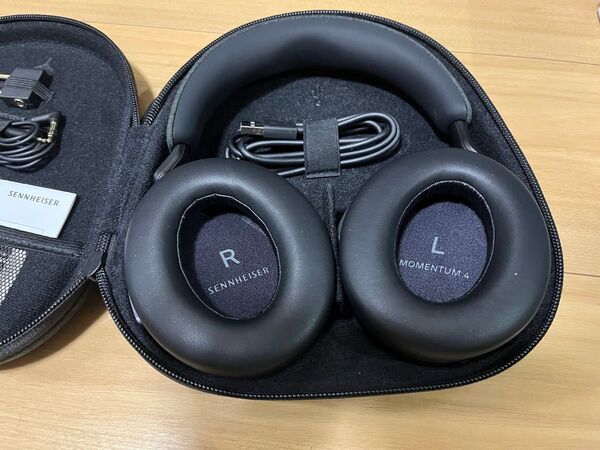 【ほぼ未使用】SENNHEISER ノイズキャンセリング ハイレゾ ワイヤレスヘッドフォン MOMENTUM 4 Black
