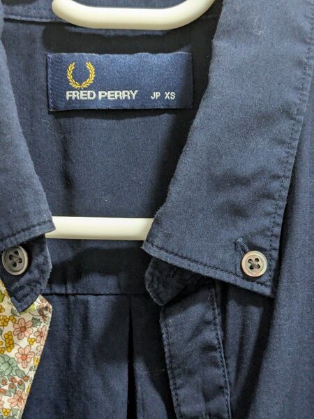 FRED PERRY シャツ ネイビー JP XS 花柄
