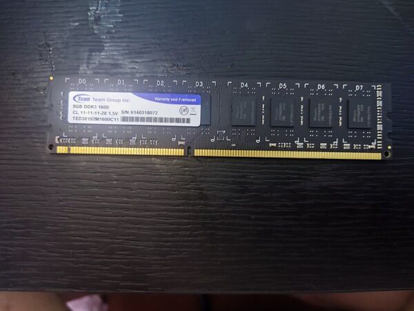 Team DDR3-1600 PC3-12800 8GB デスクトップ用メモリ 1枚