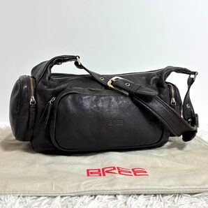 BREE ボディバッグ 肩掛け ハンドバッグ レザー サイドポケット