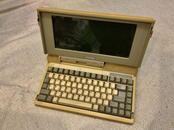 TOSHIBA ノートパソコン ジャンク T1100+ 世界で初期のラップトップ