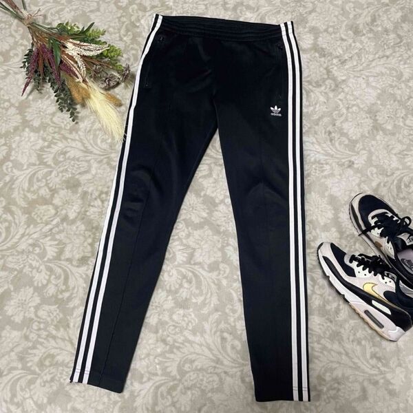 adidas オリジナルス トラックパンツ ジャージ L ブラック ブラック ジャージパンツ 黒 アディダス