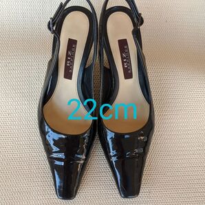 RIZ 【牛革エナメル】バックベルトパンプス 22cm