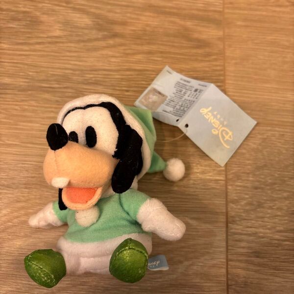ディズニーストア グーフィー ぬいぐるみ クリスマスコスチューム タグ付き 未使用