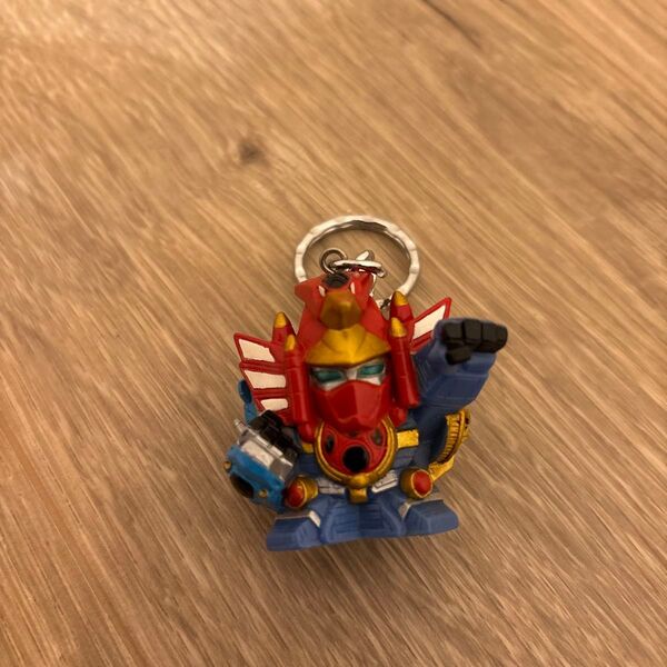 『忍風戦隊ハリケンジャー』巨大ロボット「旋風神」のフィギュアキーホルダー