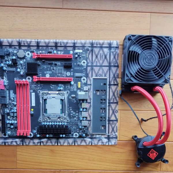 OMEN X by HP 900 X299マザーボード & Corei7-7740X & 簡易水冷式CPUクーラー