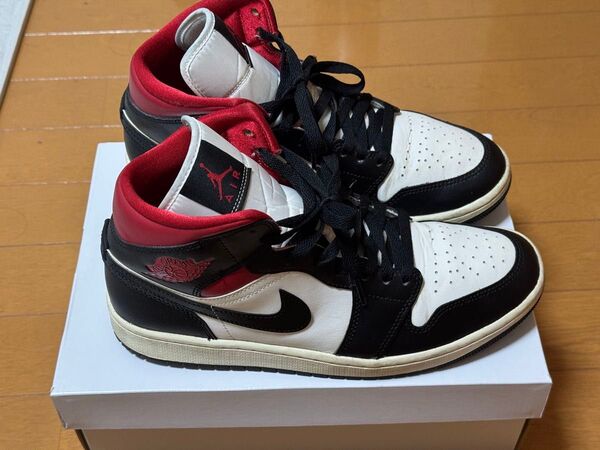 NIKE WMNS AIR JORDAN1 Mid Black/Gym Red ナイキ エアジョーダン1 27.5cm