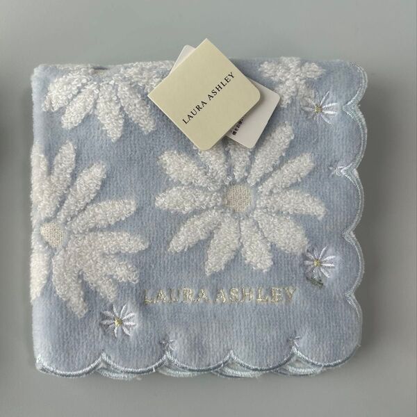 新品 ローラ アシュレイ LAURA ASHLEY タオルハンカチ ハンドタオル 花柄 水色 白花 刺繍 ロゴ