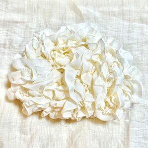 約153g 白 アイボリー フリルヤーン かせ糸 ファンシーヤーン 毛糸大量