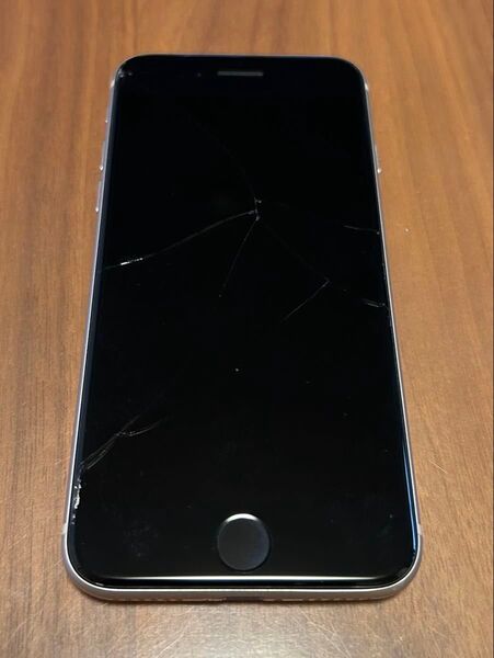 iPhoneSE3 第3世代 64GB 画面割れ スターライト ホワイト バッテリー最大容量89% SIMフリー SIMロック解除
