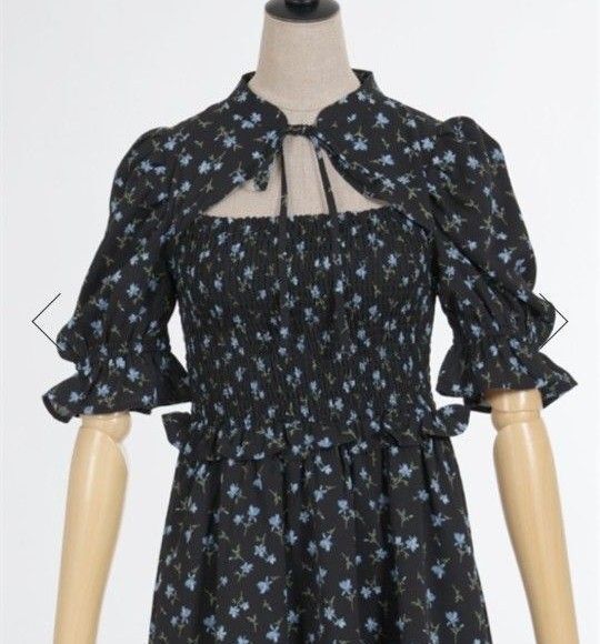 新品タグ付き☆axes femme☆花柄半袖ワンピース