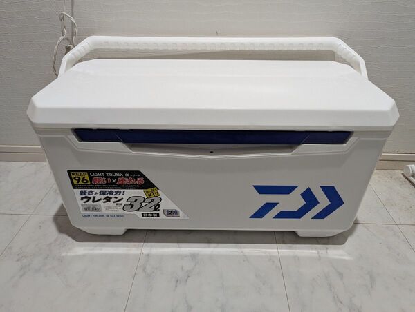 Daiwa クーラーボックス 32L アルファGU3200