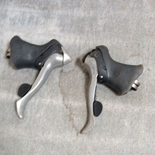 105STIレバー SHIMANO ジャンク ちゃんと動きます 左右セット