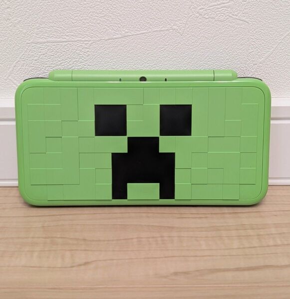 【美品レア】中古ゲーム機 MINECRAFT Newニンテンドー2DS LL クリーパーエディション 動作確認済 任天堂 本体 2