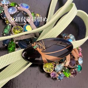 三分紐付き帯留め 在銘 漆金蒔絵螺鈿 祈り虫 拝み虫 カマキリ文様