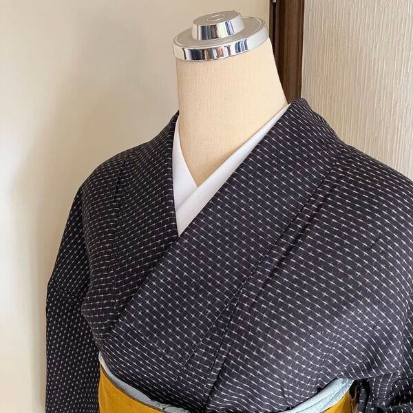 アンティーク単衣 黒茶色に絣文様 紬着物 小さいサイズ リメイクにも