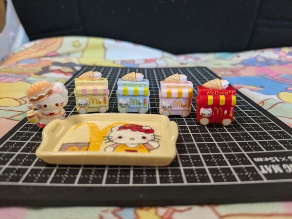 デコパーツ4 個1セット110円 売り切れ