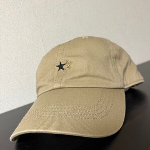 converseのキャップ ベージュ