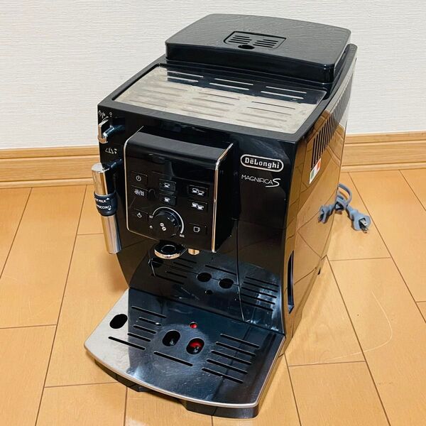 【美品】 DeLonghi マグニフィカS ECAM23120B エスプレッソ