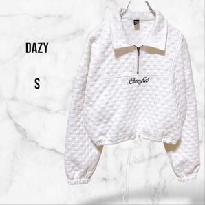 【DAZY】ショート丈トレーナー ウエストドローコード 白(S)チェック 凸凹 スウェット 長袖 刺繍 ホワイト ハーフジップ