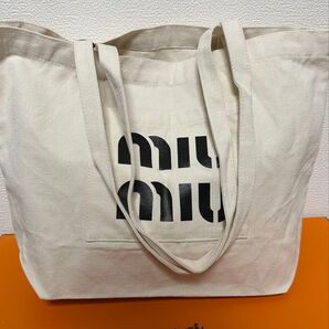 正規品miumiuトート、エコバッグ アイボリー 本日限定