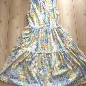 試着のみ ZARA kids girls 小花柄のワンピース